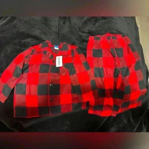 Old Navy Christmas Red black Plaid Flannel 2 Piece Pyjamas 12-18 months Toddler